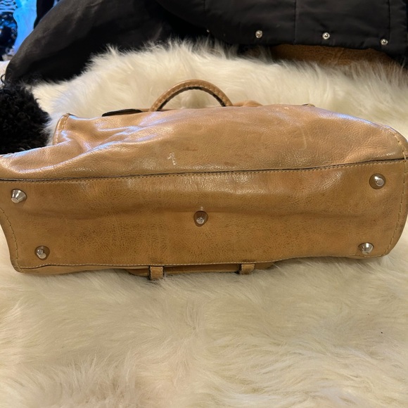 Chloe tan purse vantage - Picture 14 of 16